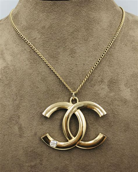 chanel crystal cc necklace replica|what is a chanel necklace.